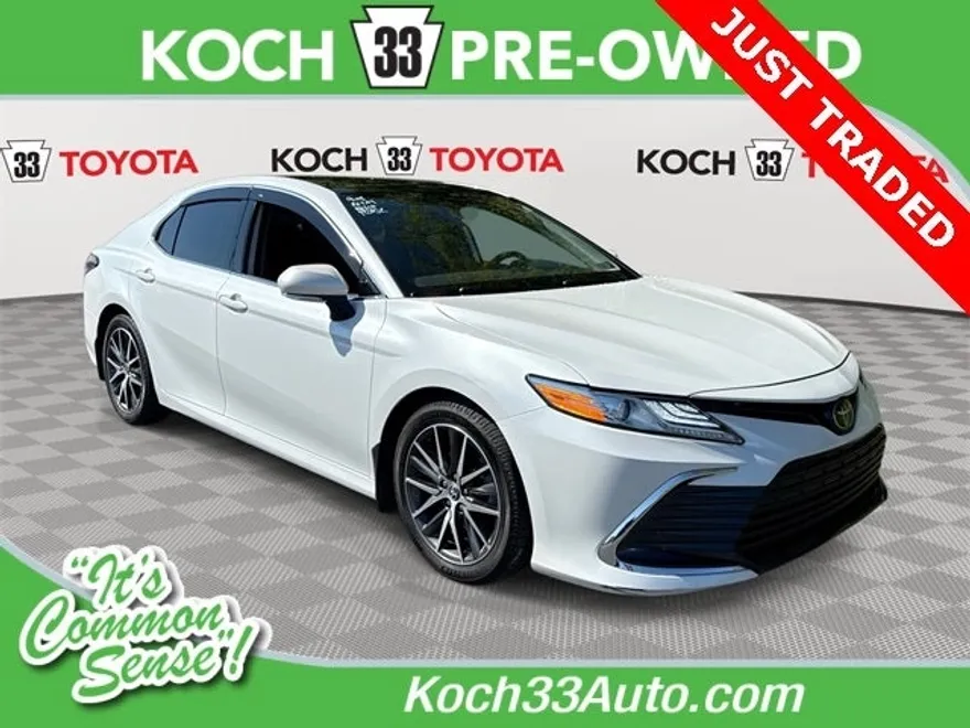 2023 Toyota Camry XLE photo 1