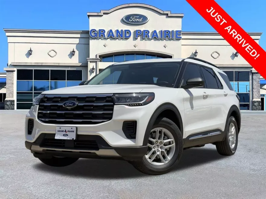 2025 Ford Explorer photo 1