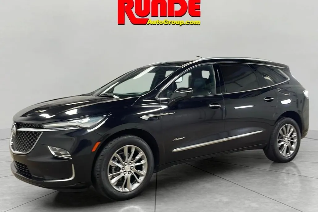 2022 Buick Enclave Avenir photo 1