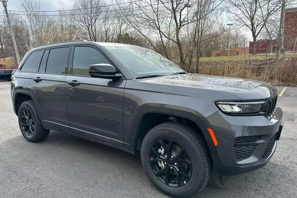 2025 Jeep Grand Cherokee Altitude X photo 1