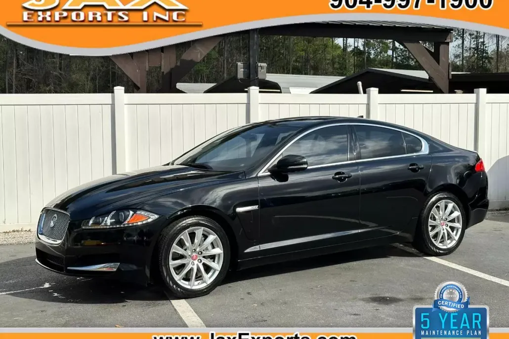 2015 Jaguar XF Premium photo 1