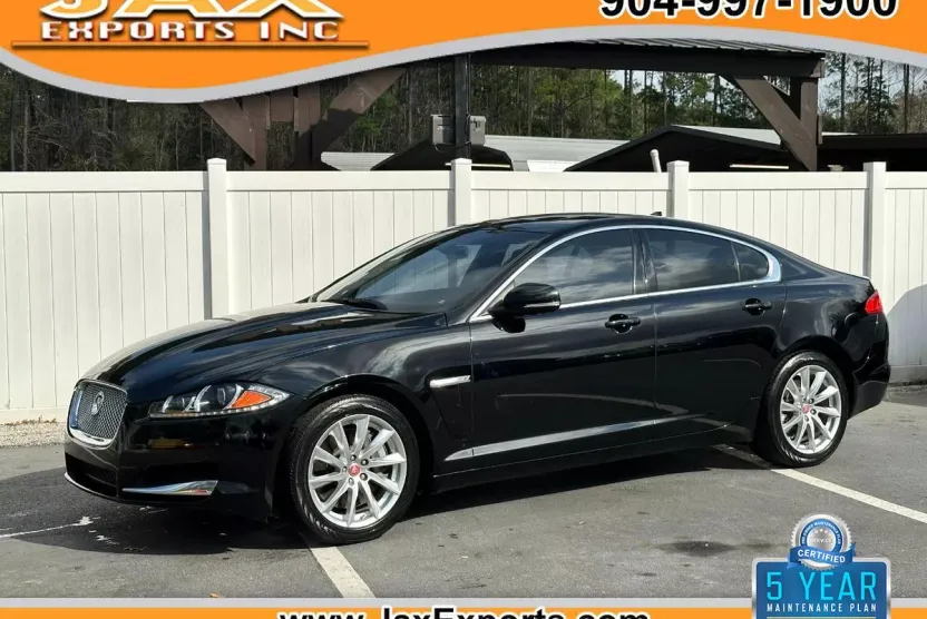 2015 Jaguar XF Premium photo 1