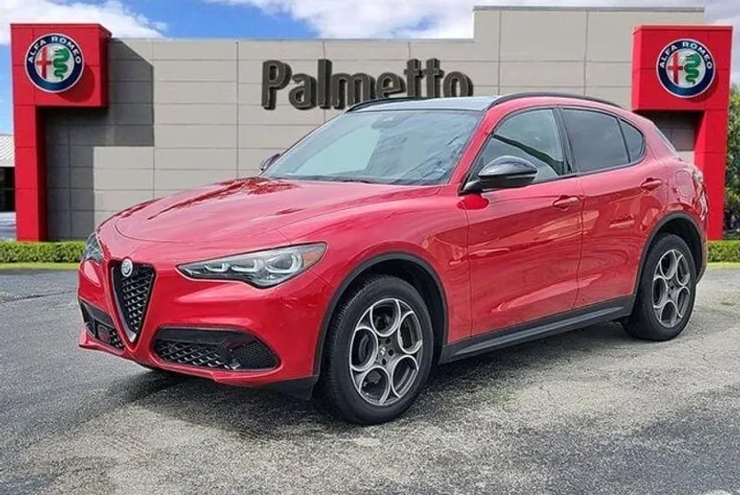 2025 Alfa Romeo Stelvio Sprint photo 1