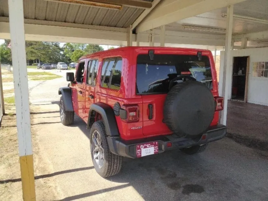 2024 Jeep Wrangler Sahara 4xe photo 1