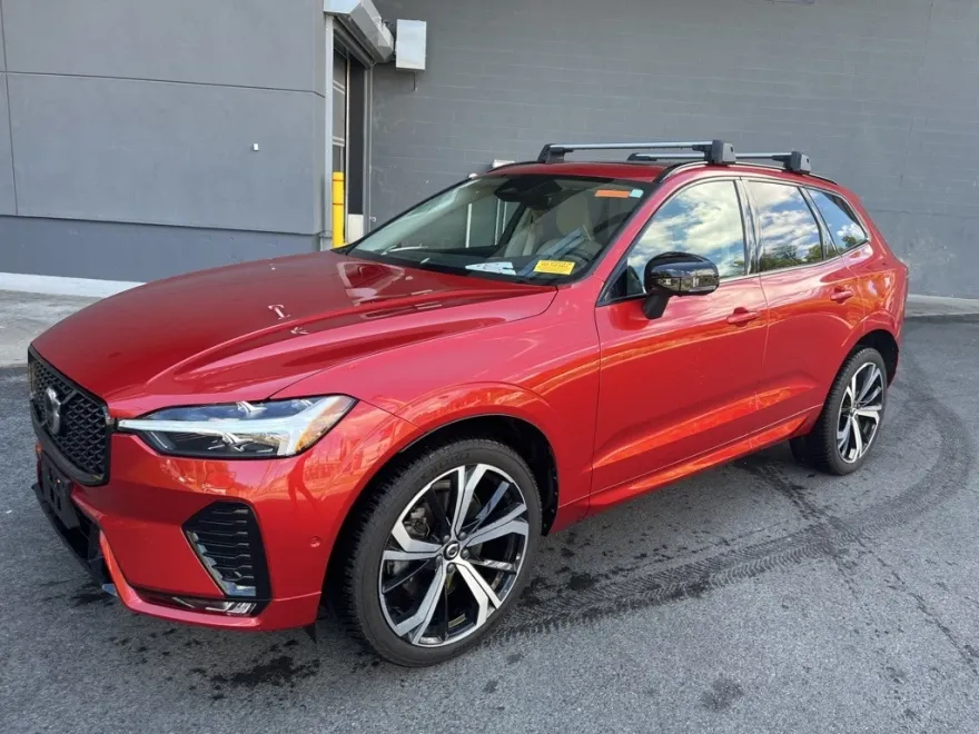 2023 Volvo XC60 Ultimate photo 1