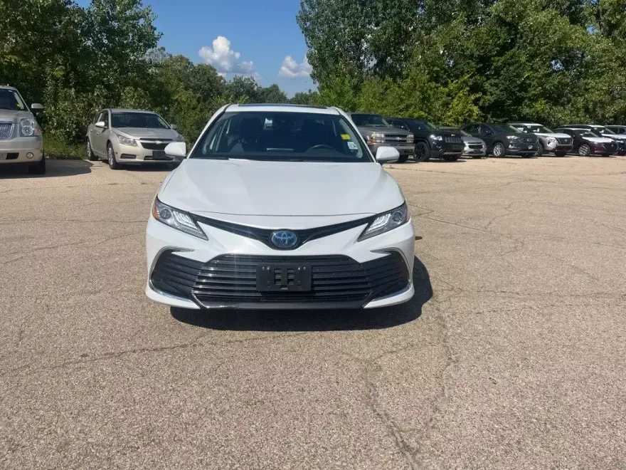 2023 Toyota Camry SE photo 1