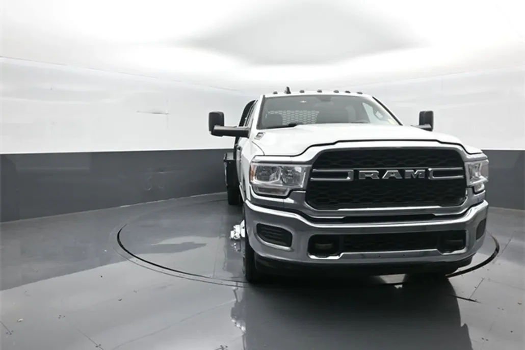 2022 Ram 3500 Tradesman photo 1