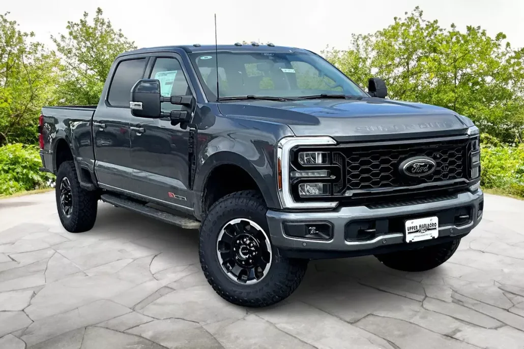 2025 Ford F-350 Lariat photo 1