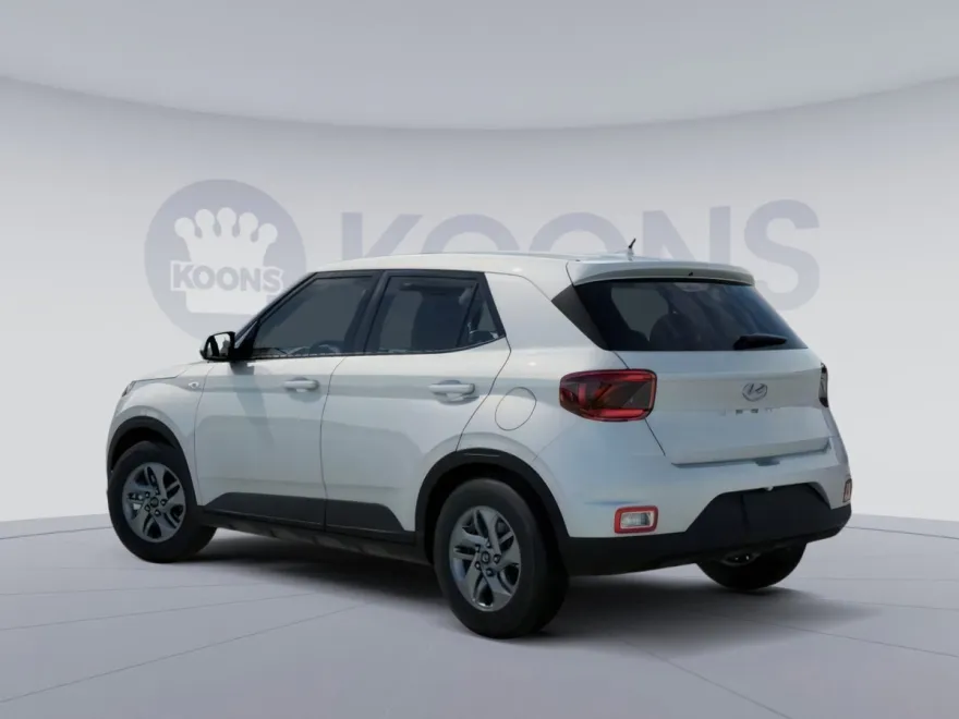 2025 Hyundai Venue SE photo 1