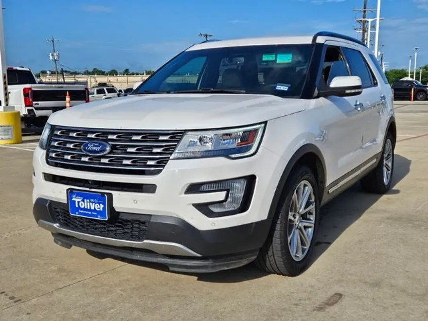 2017 Ford Explorer Limited Sport photo 1