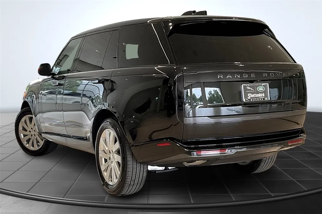 2025 Land Rover Range Rover SE photo 1