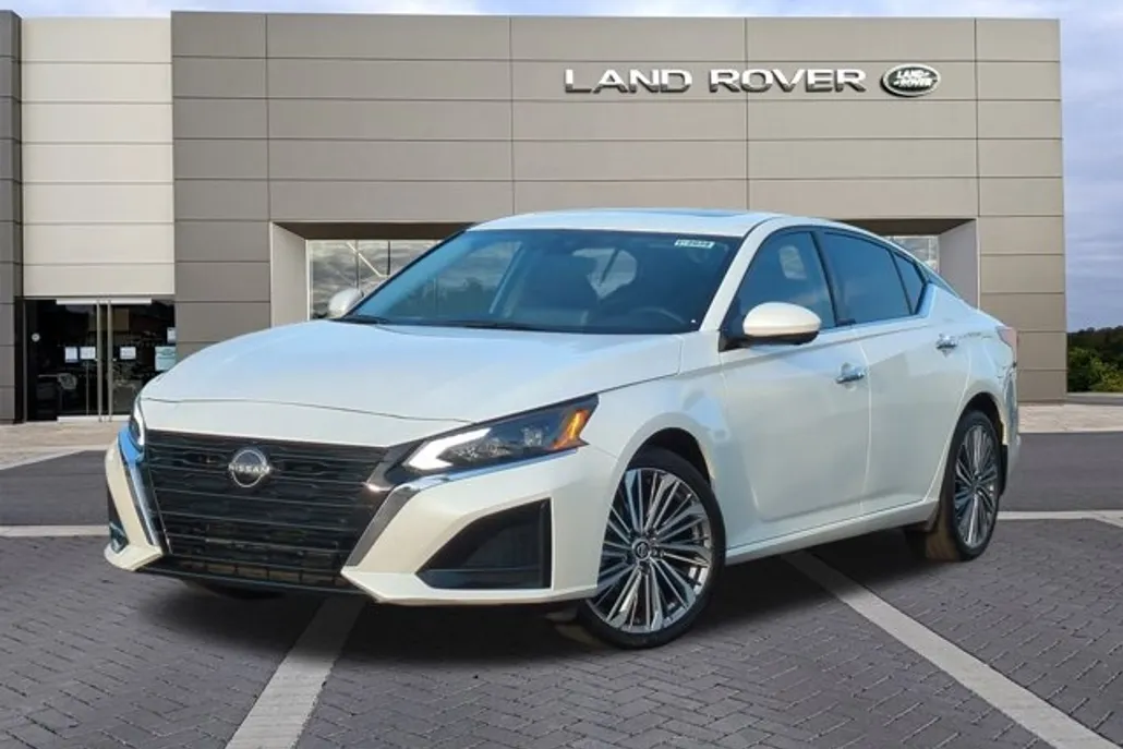 2023 Nissan Altima 2.5 SL photo 1