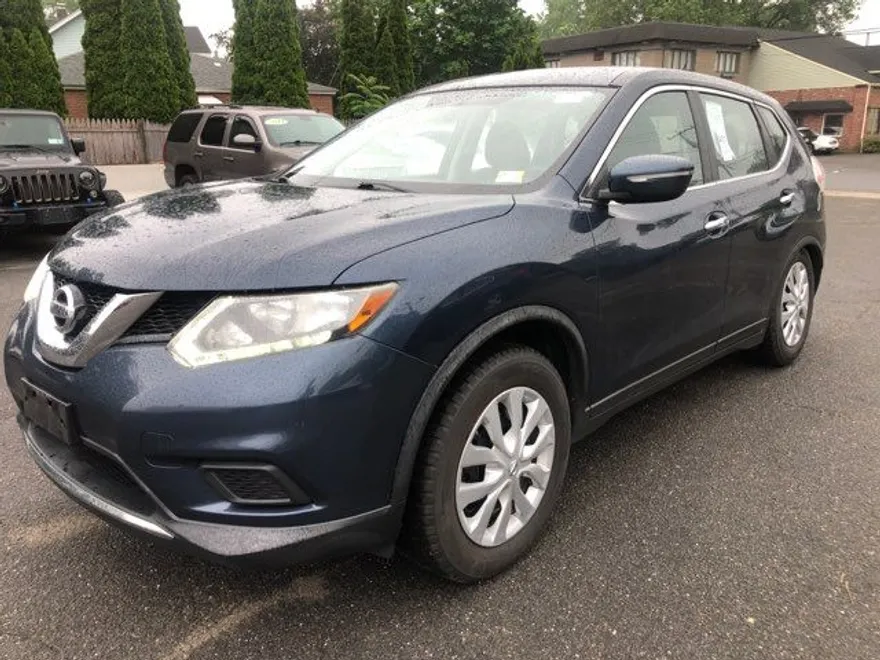 2015 Nissan Rogue S photo 1