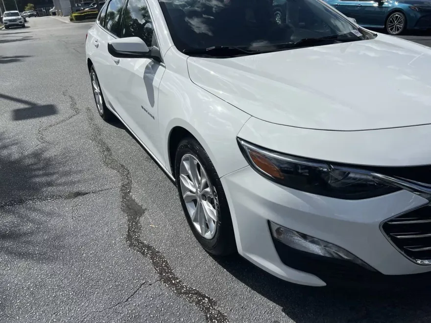 2023 Chevrolet Malibu 1LT photo 1