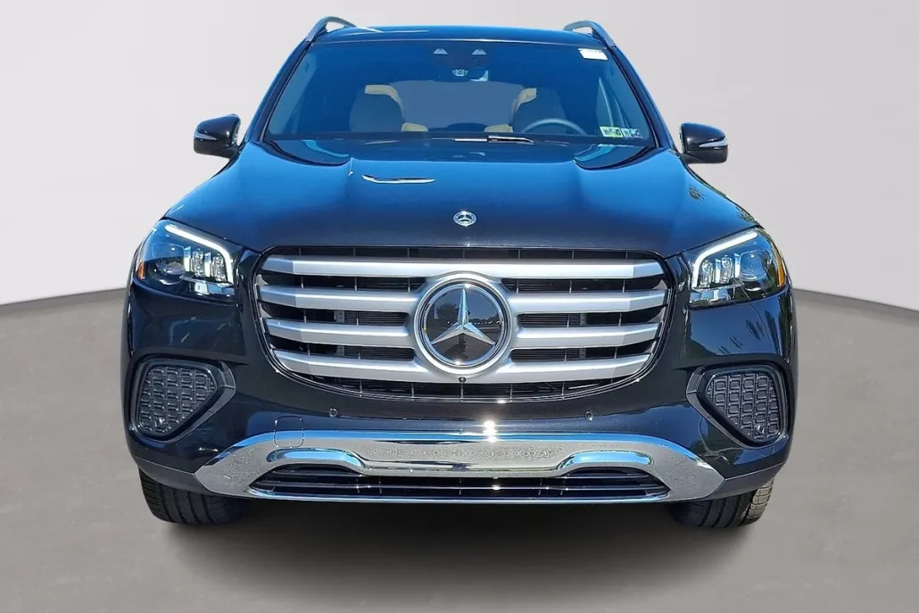 2026 Mercedes Benz GLS 450 4MATIC photo 1