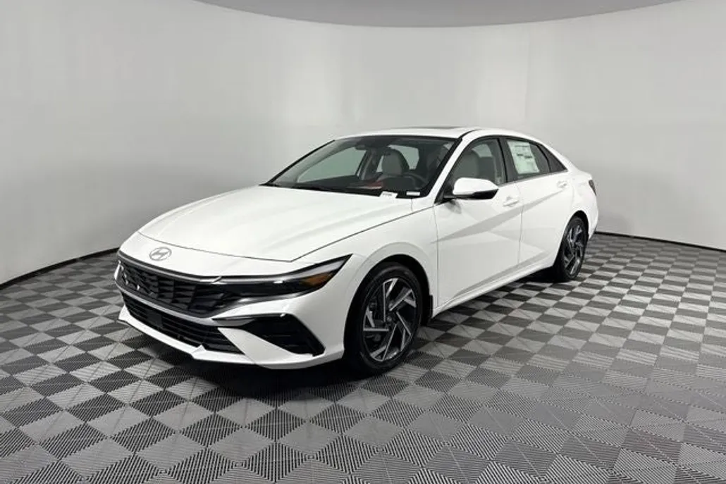 2025 Hyundai Elantra Limited photo 1