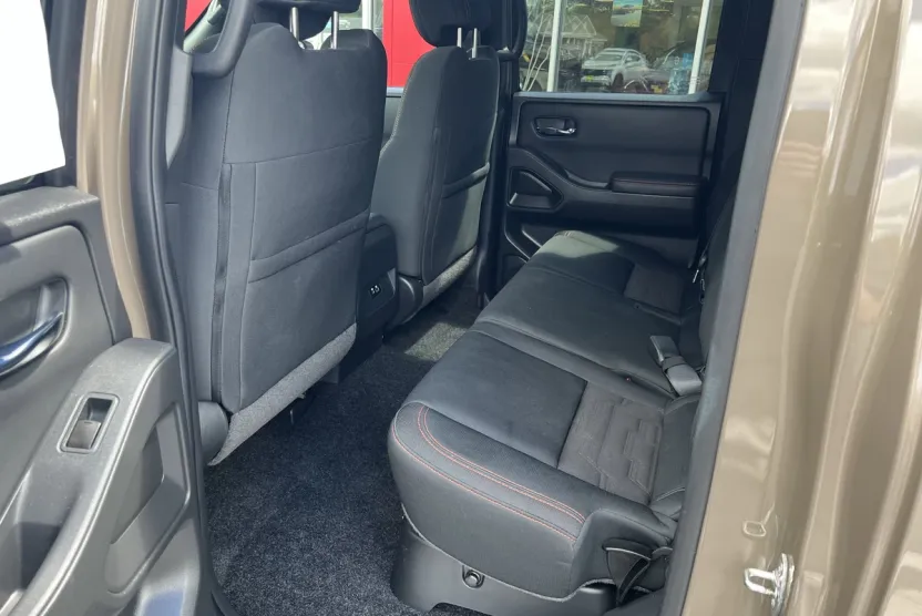 2022 Nissan Frontier PRO-4X photo 1