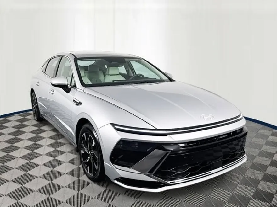 2024 Hyundai Sonata SEL photo 1