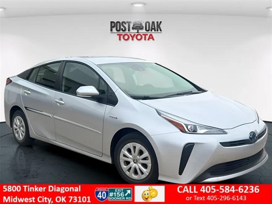 2022 Toyota Prius L photo 1