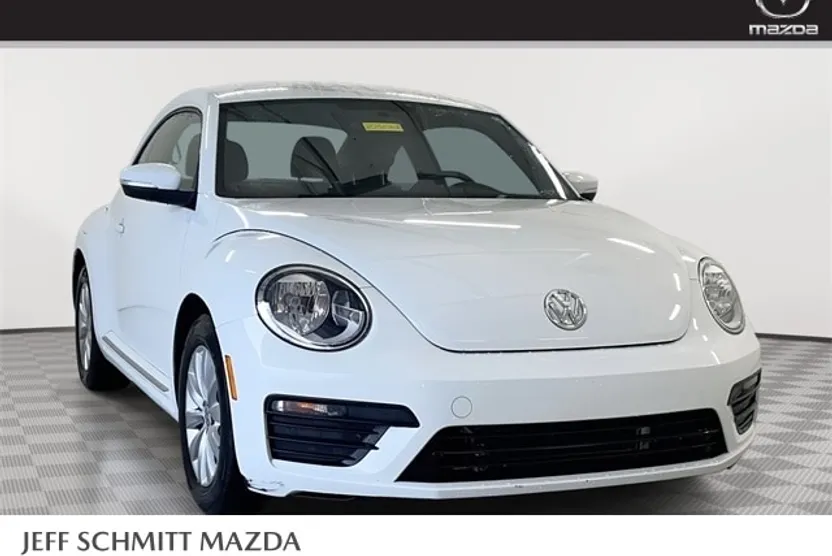 2019 Volkswagen Beetle S photo 1