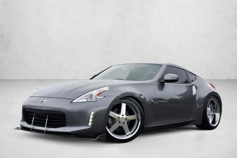 2017 Nissan 370Z Base photo 1
