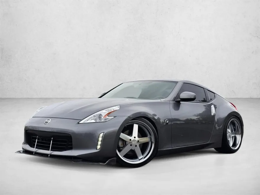 2017 Nissan 370Z Base photo 1
