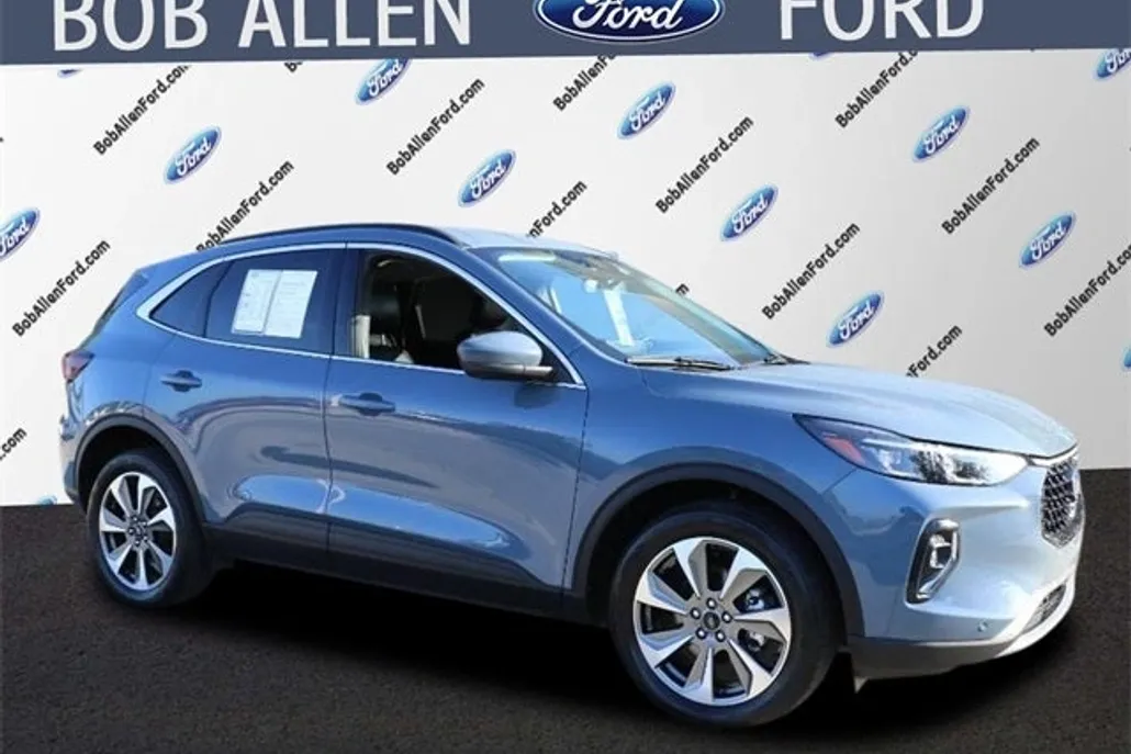 2023 Ford Escape Platinum photo 1
