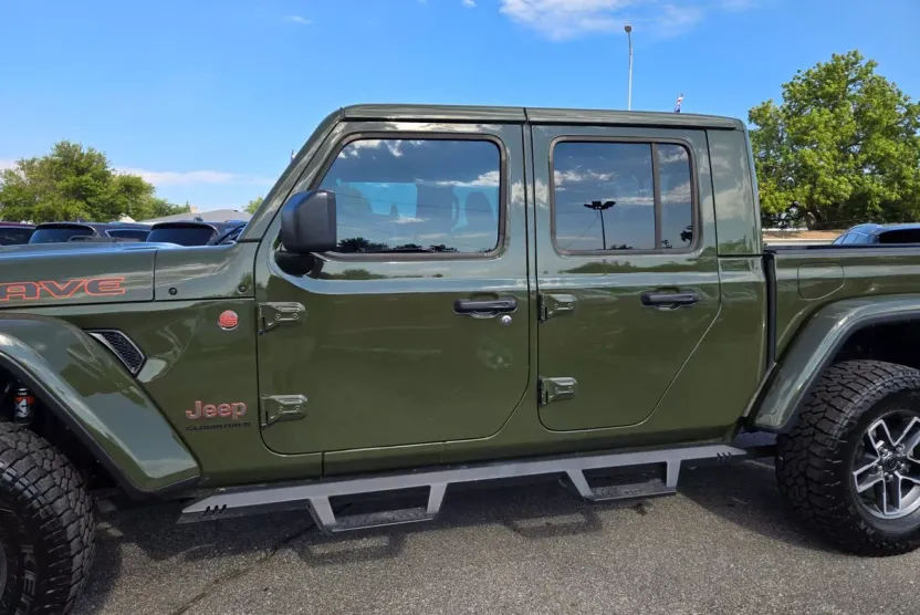 2024 Jeep Gladiator Mojave photo 1