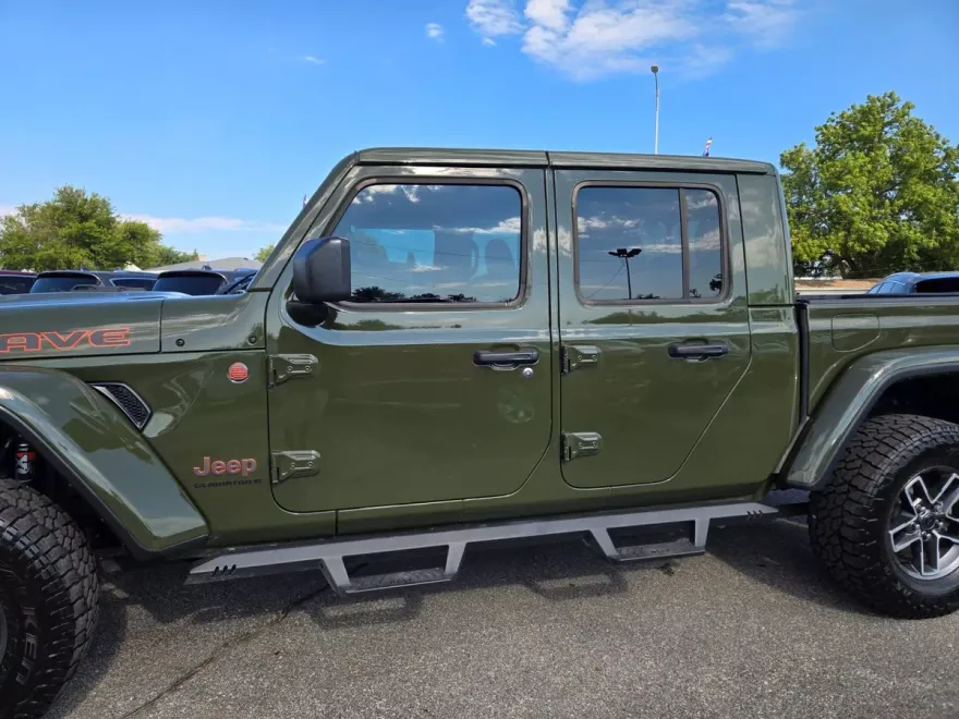 2024 Jeep Gladiator Mojave photo 1