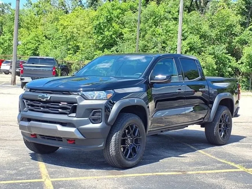 2023 Chevrolet Colorado Trail Boss photo 1