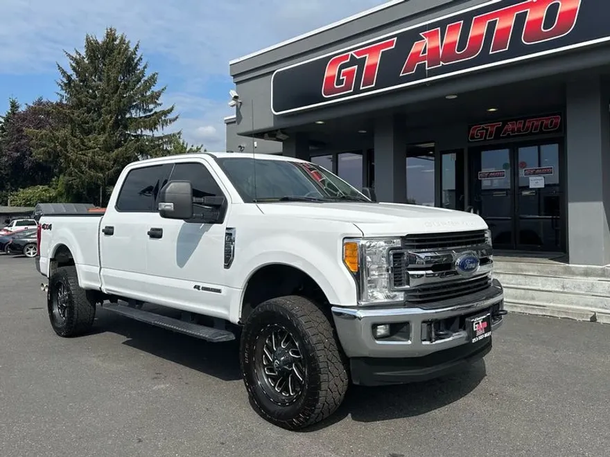 2017 Ford F-350 XLT photo 1