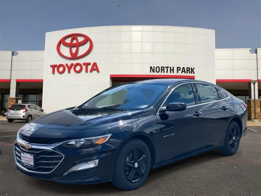 2024 Chevrolet Malibu 1LT photo 1
