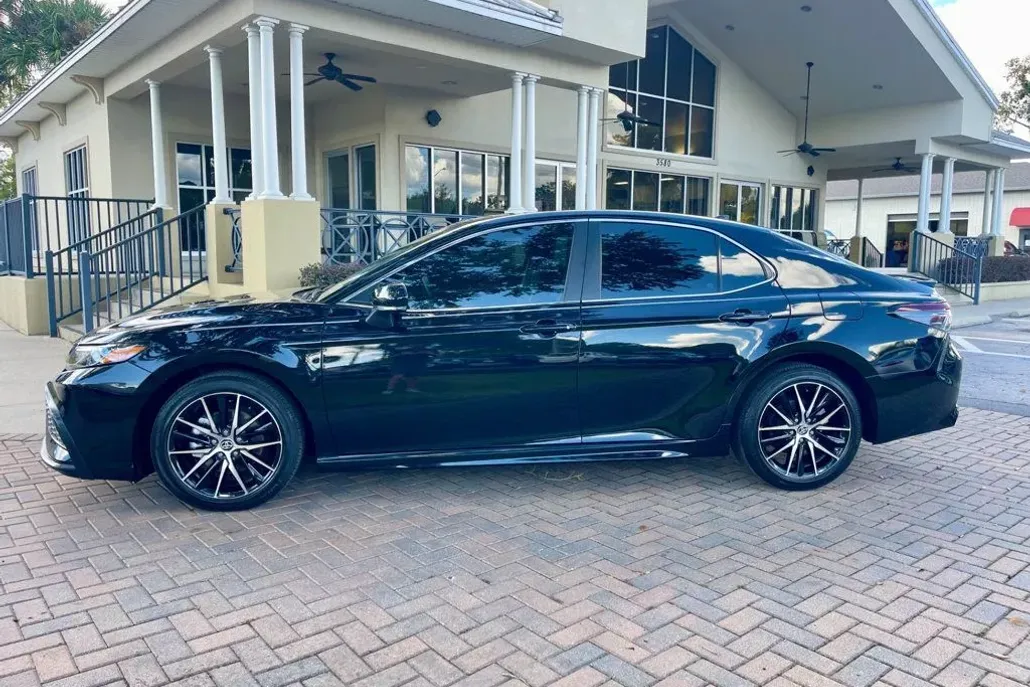 2024 Toyota Camry SE photo 1