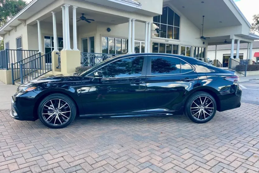 2024 Toyota Camry SE photo 1