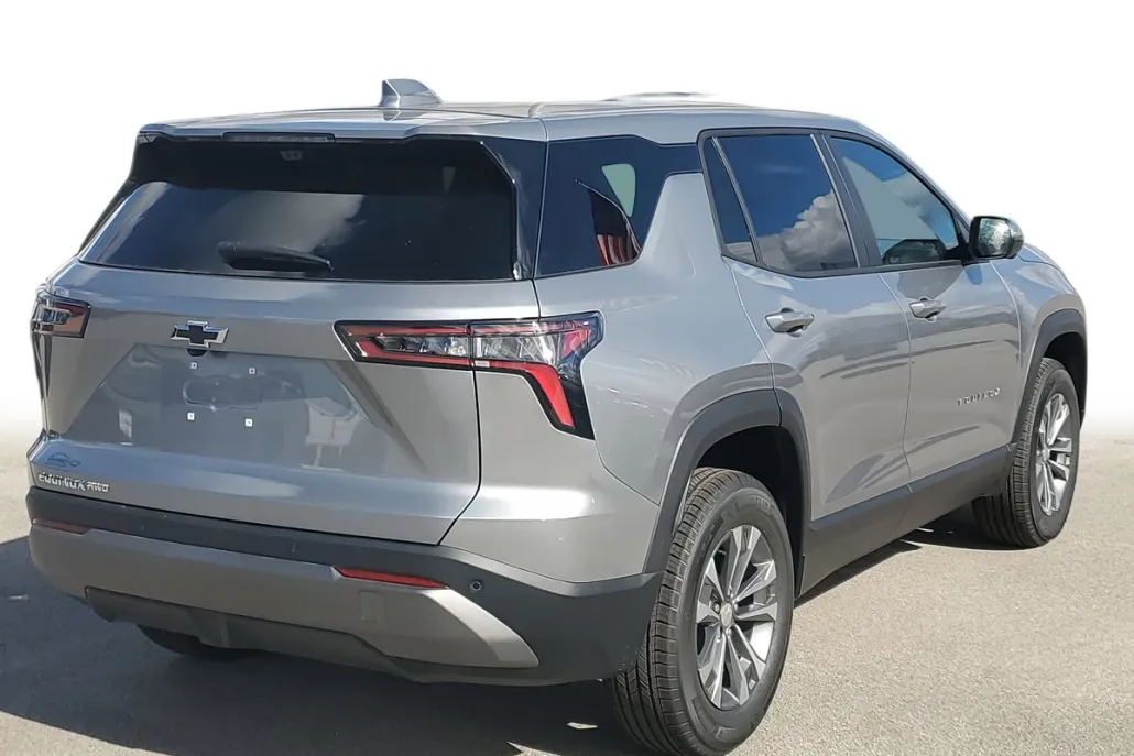 2026 Chevrolet Equinox LT photo 1