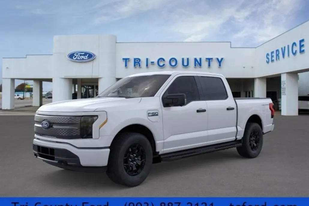 2025 Ford F-150 Lightning XLT photo 1