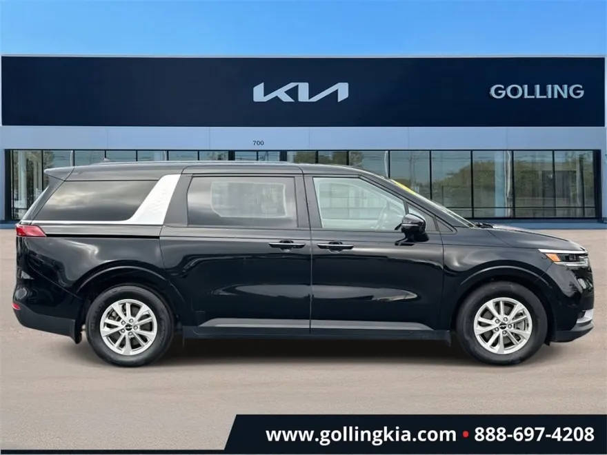 2023 Kia Carnival LX photo 1