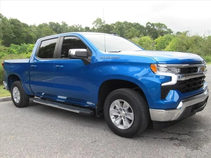 2024 Chevrolet Silverado 1500 LT photo 1