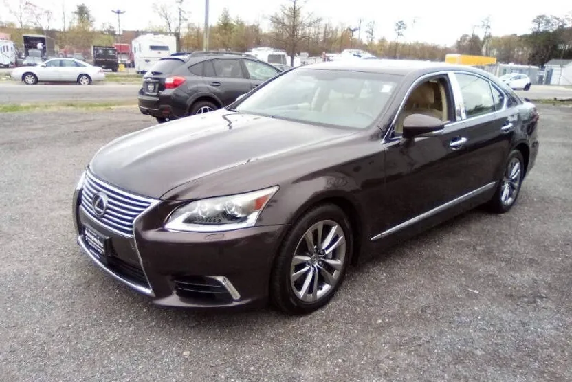 2013 Lexus LS 460 photo 1