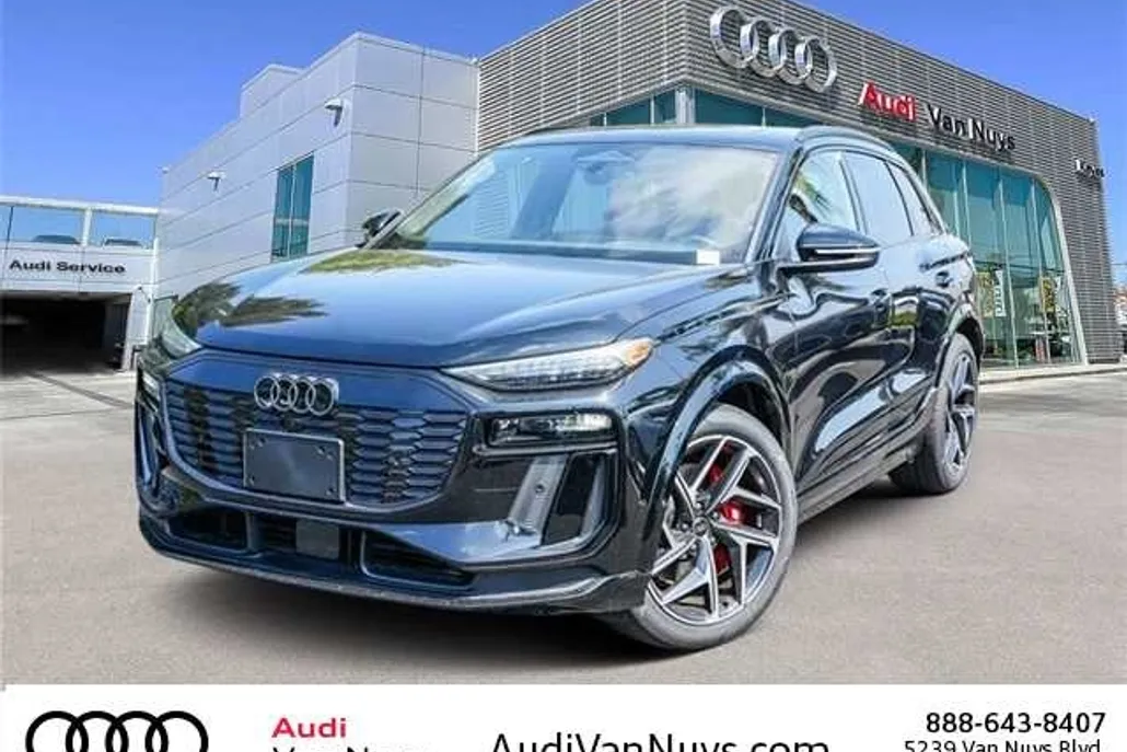 2025 Audi SQ6 photo 1