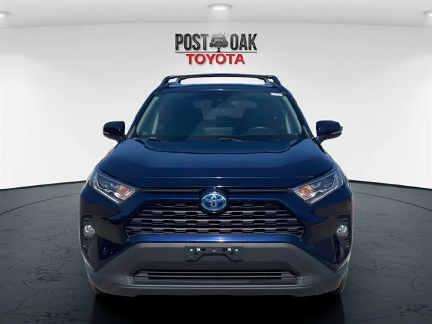 2021 Toyota RAV4 XLE photo 1