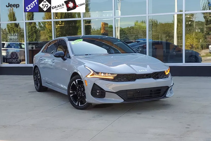 2023 Kia K5 GT-Line photo 1