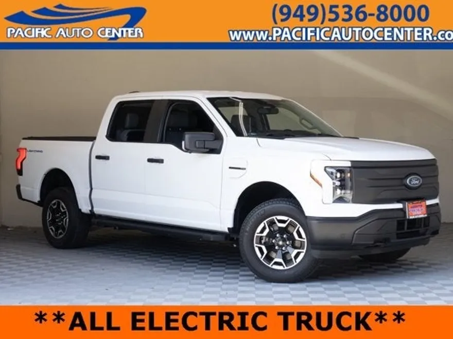 2022 Ford F-150 Lightning photo 1