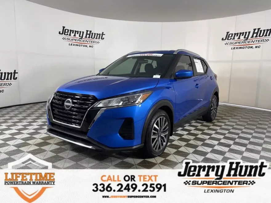 2023 Nissan Kicks SV photo 1