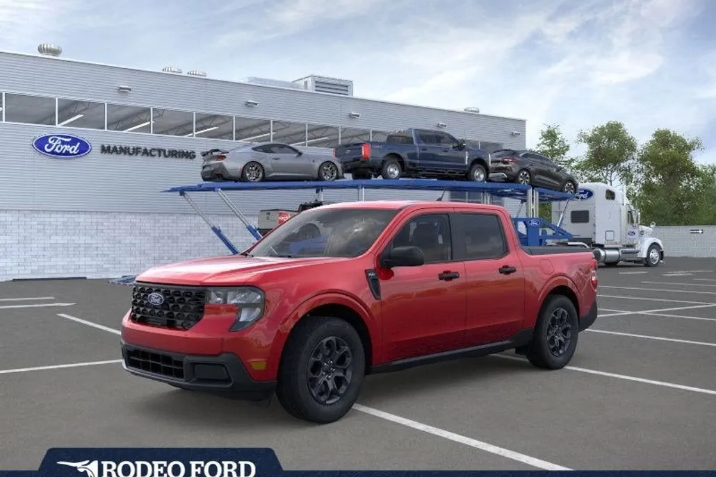 2025 Ford Maverick XLT photo 1