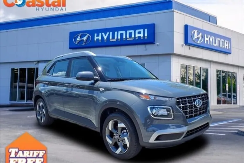2025 Hyundai Venue SEL photo 1