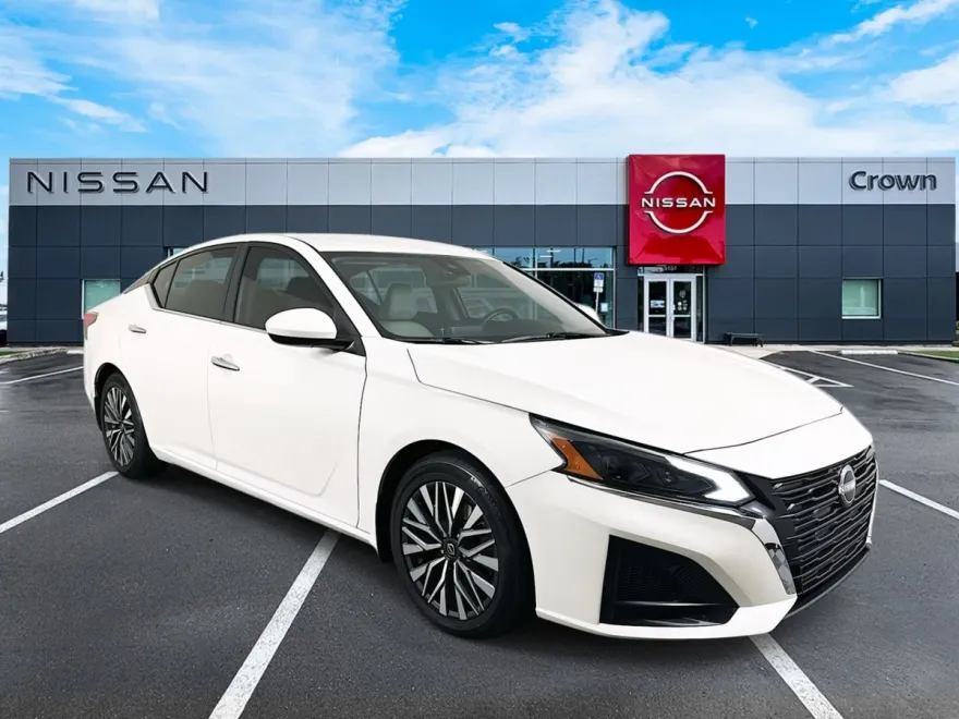 2023 Nissan Altima 2.5 SV photo 1