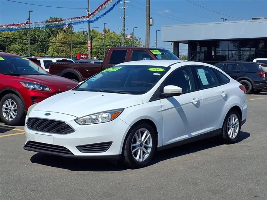 2016 Ford Focus SE photo 1