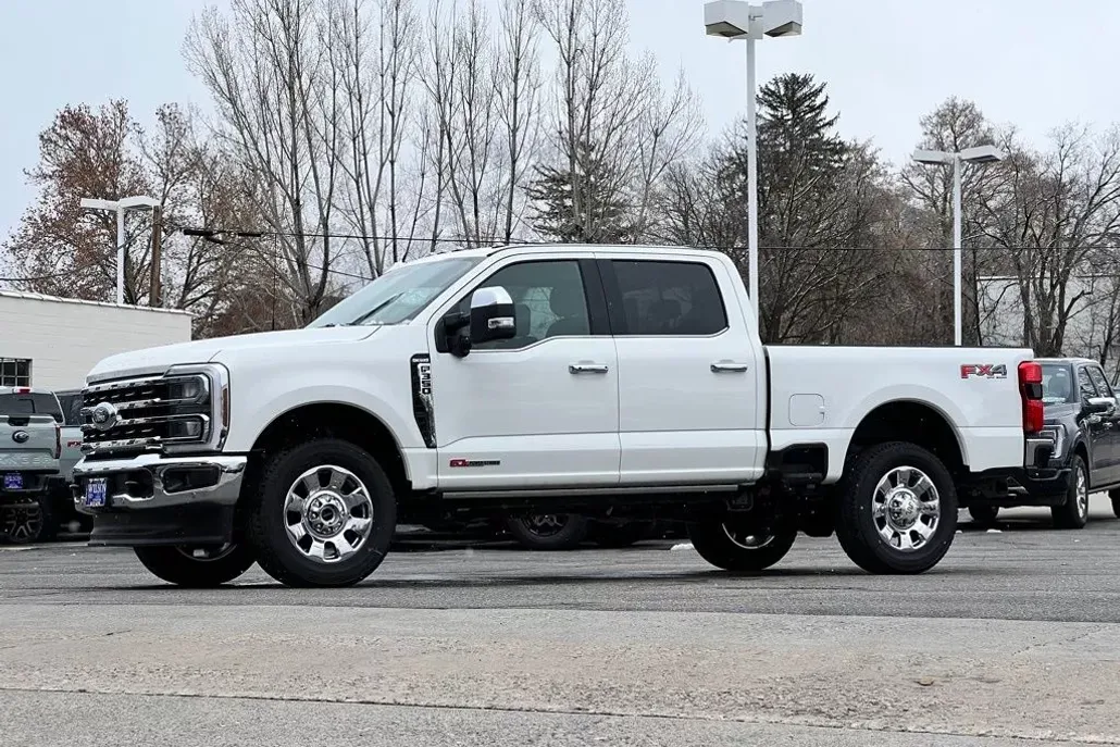 2025 Ford F-350 King Ranch photo 1