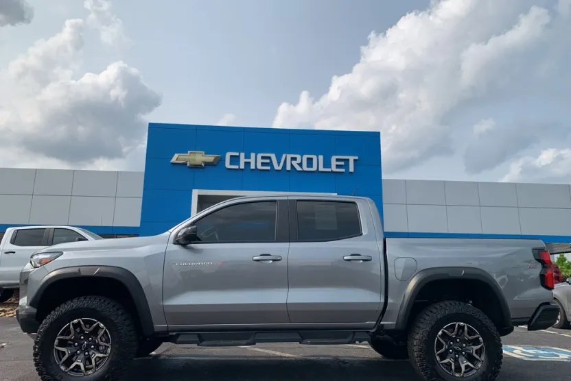 2025 Chevrolet Colorado ZR2 photo 1